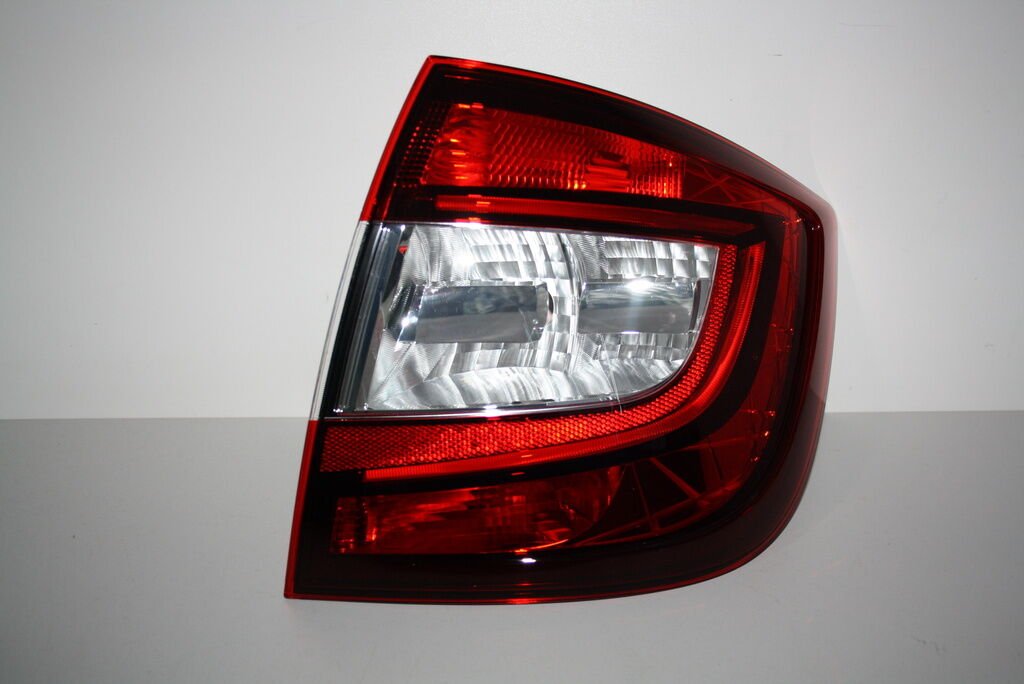 Arka Stop Lambası Led Sağ Ampul Tasıyıcısız Rapıd Sedan 17> - 5JH945712