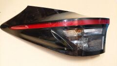 Stop Lambası Dış Sağ Toyota Yarıs Cross 1.5 22> Led - 81550-0DE10
