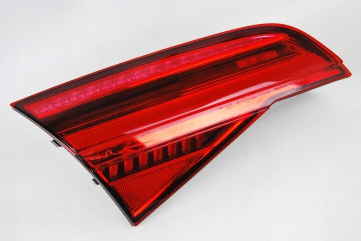 Stop Lambası İç Sol A8 14> - 4H0945093H